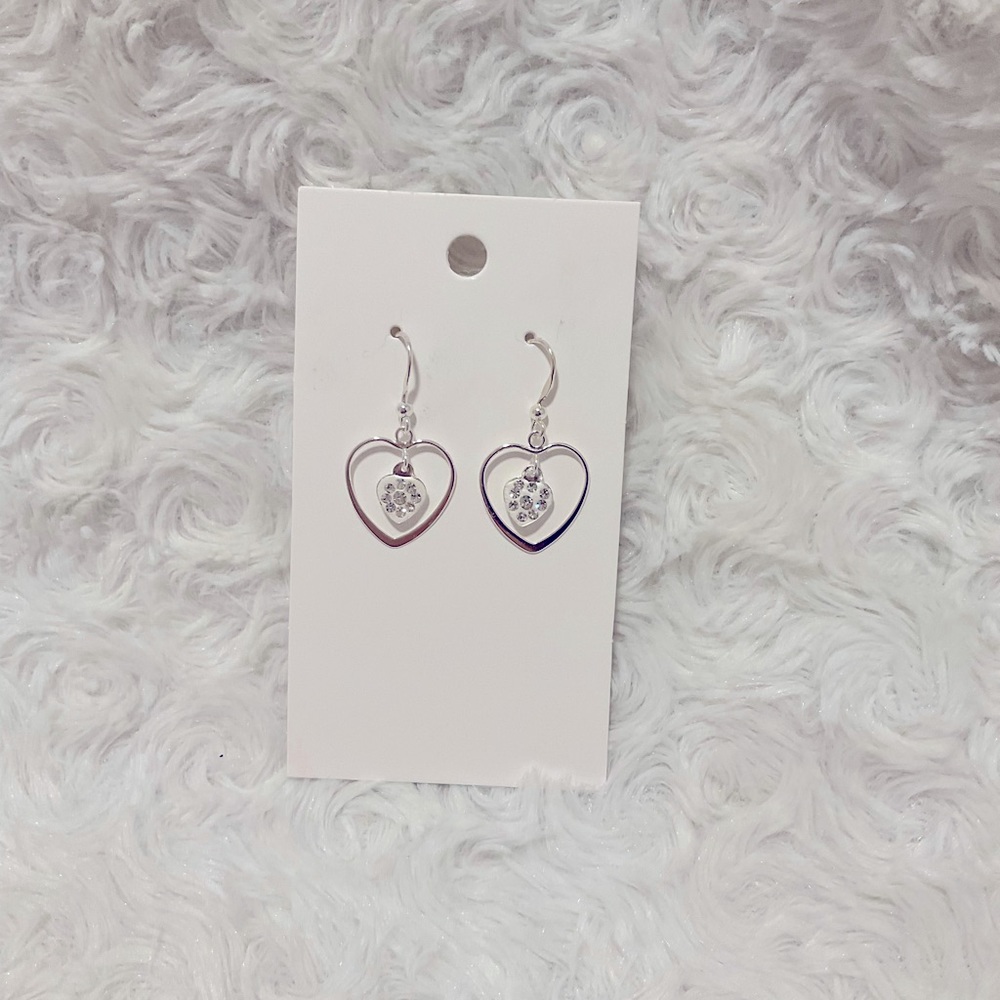 🌻 3 for $15 - Silver Heart and Crystal drop earrings